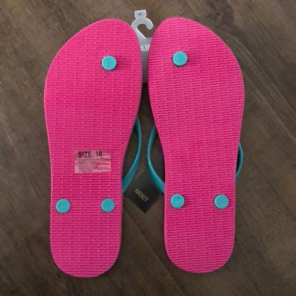 ❌ SOLD! MIXIT | Pink Cactus Flip Flops Size: 10 - Picture 3 of 3